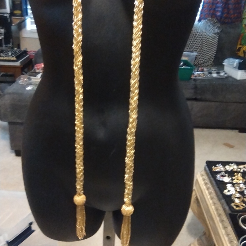 Necklace Costume Jewelry - Picture 2 of 4